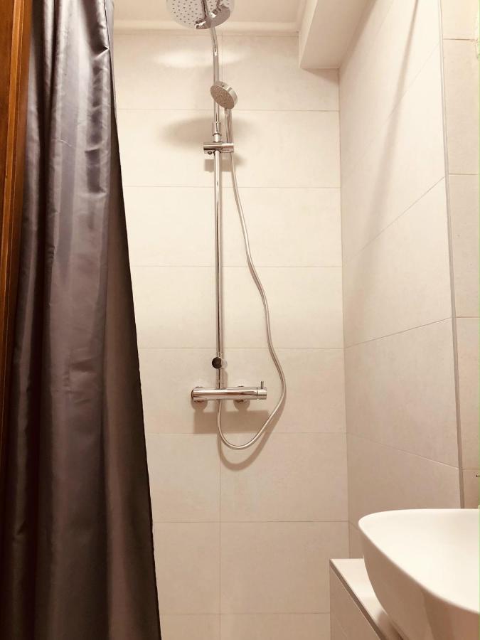 Guesthouse Giraffe ดอนยาลาสวา ภายนอก รูปภาพ