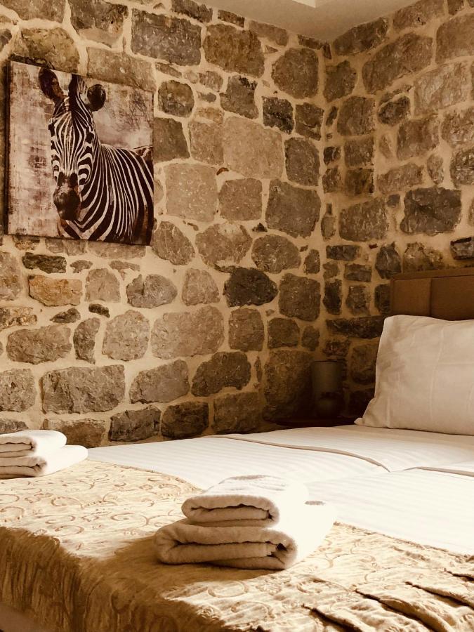 Guesthouse Giraffe ดอนยาลาสวา ภายนอก รูปภาพ